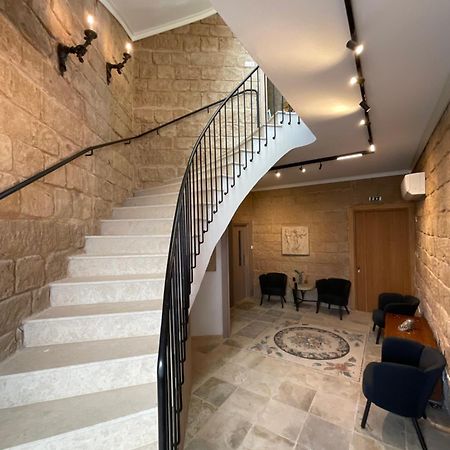 Le Voyageur By The Sea - Furnished Rooms Ларнака Экстерьер фото
