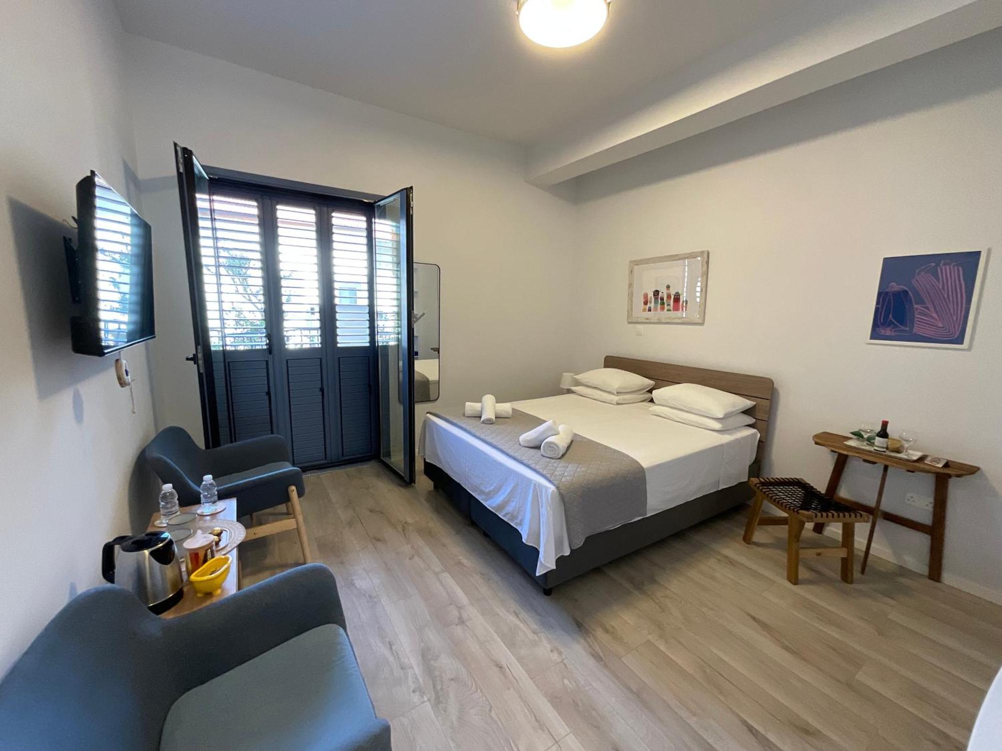 Le Voyageur By The Sea - Furnished Rooms Ларнака Экстерьер фото