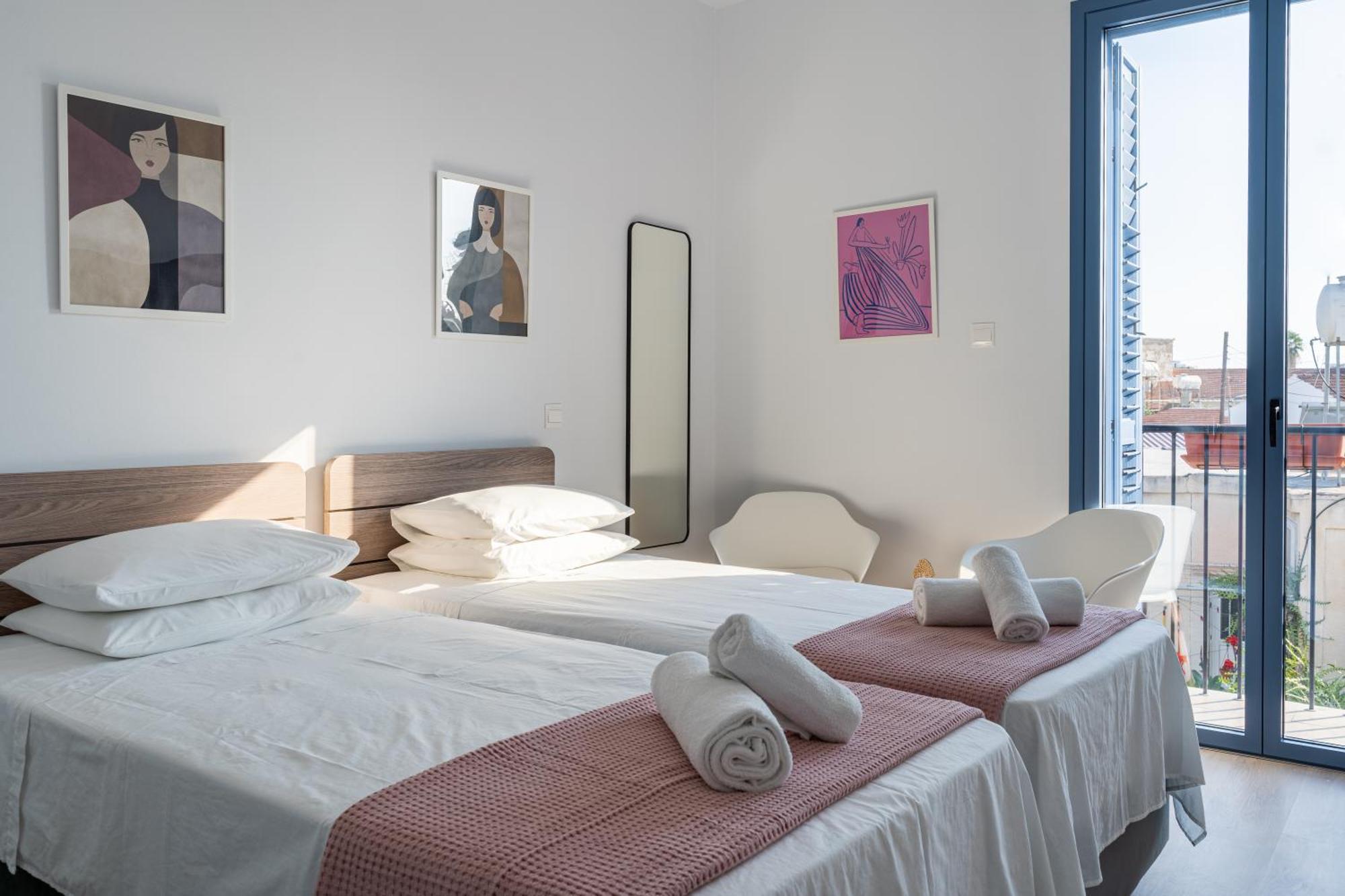 Le Voyageur By The Sea - Furnished Rooms Ларнака Экстерьер фото