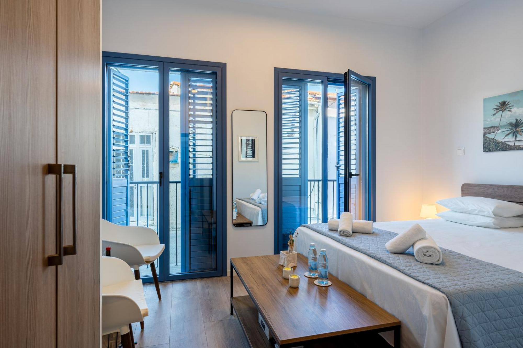 Le Voyageur By The Sea - Furnished Rooms Ларнака Экстерьер фото