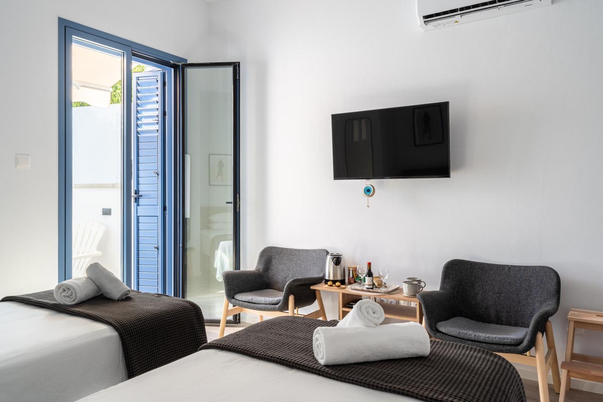Le Voyageur By The Sea - Furnished Rooms Ларнака Экстерьер фото