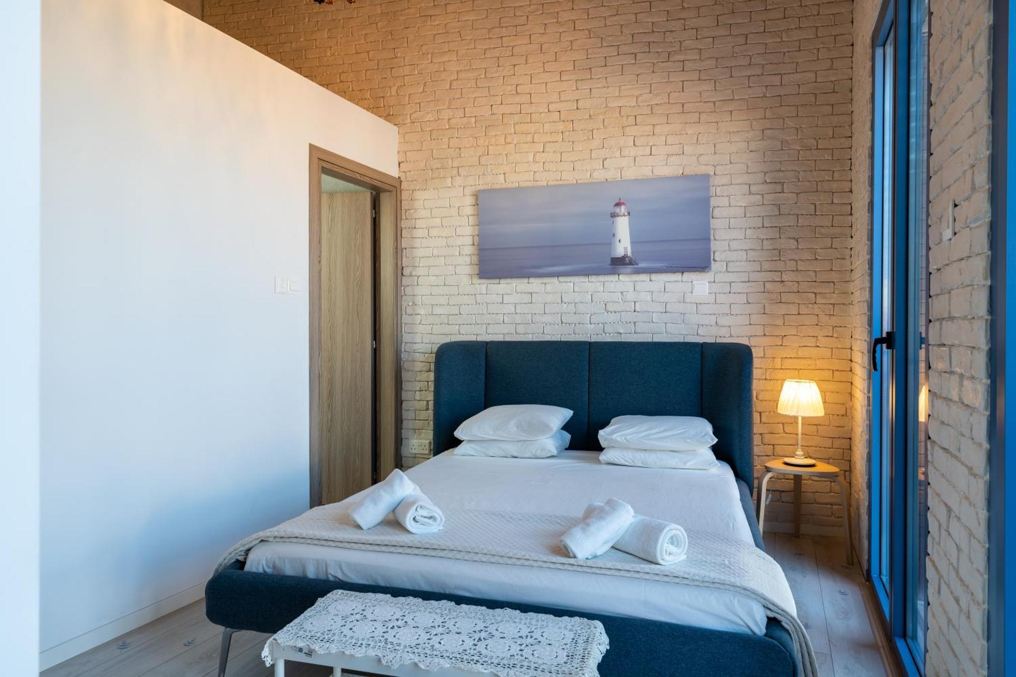 Le Voyageur By The Sea - Furnished Rooms Ларнака Экстерьер фото