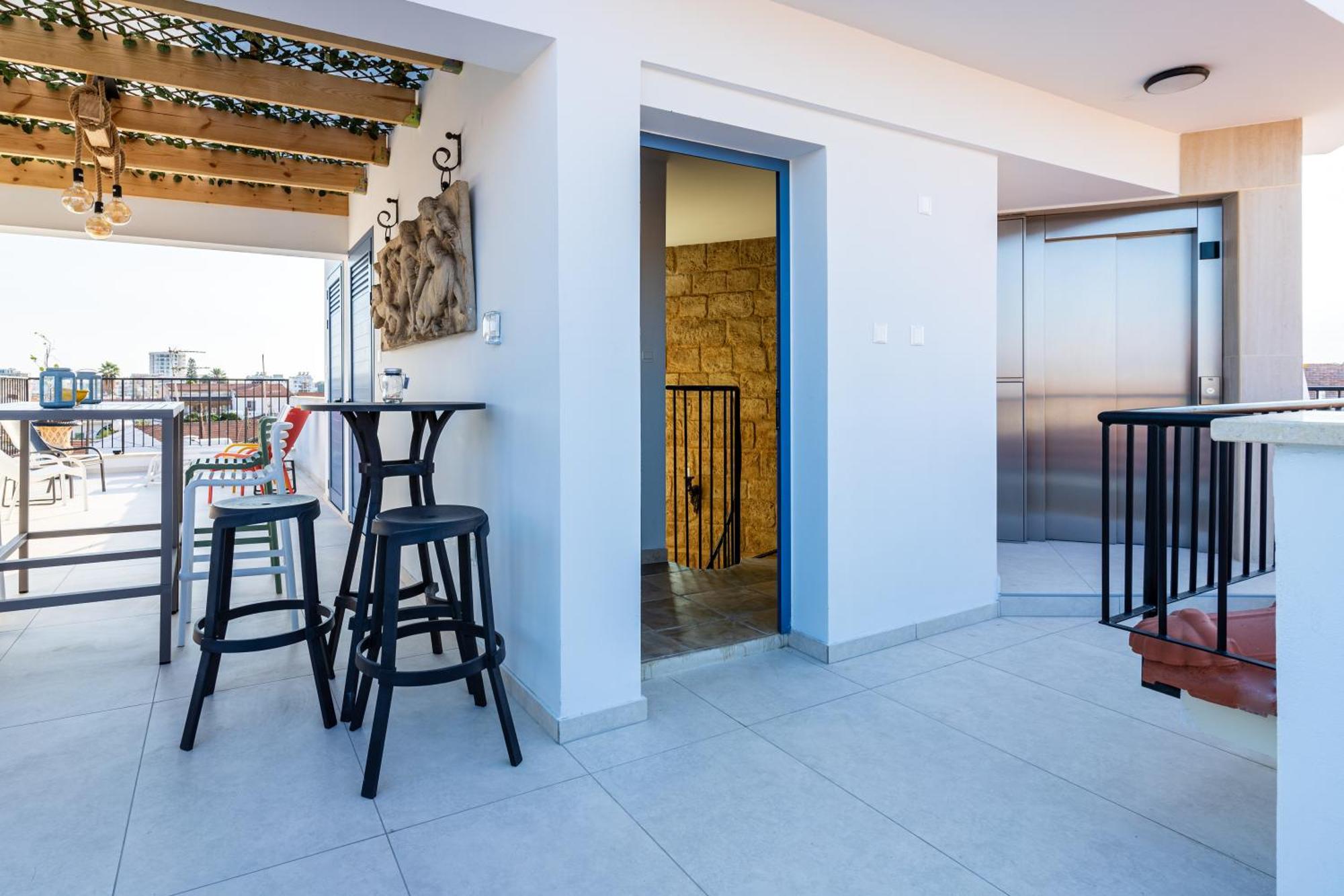 Le Voyageur By The Sea - Furnished Rooms Ларнака Экстерьер фото